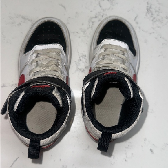 Kids Nike Borough Mid 2 kids size 11c White/Black/Red - Picture 6 of 9